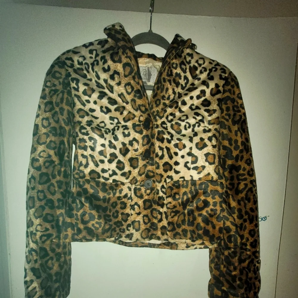 Animal Print coat - Picture 2 of 3